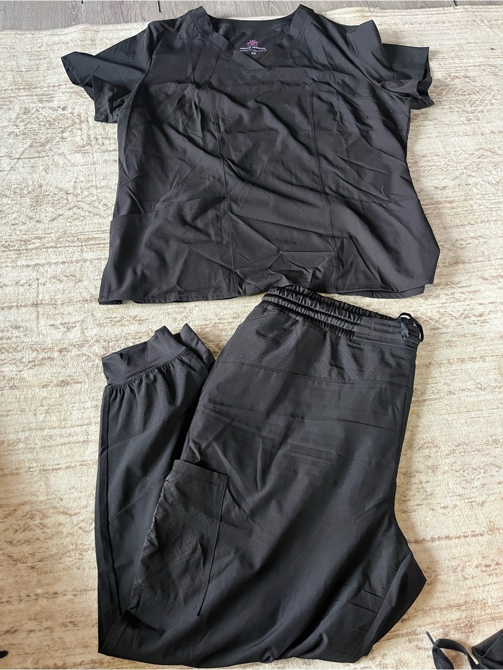 Black scrub set